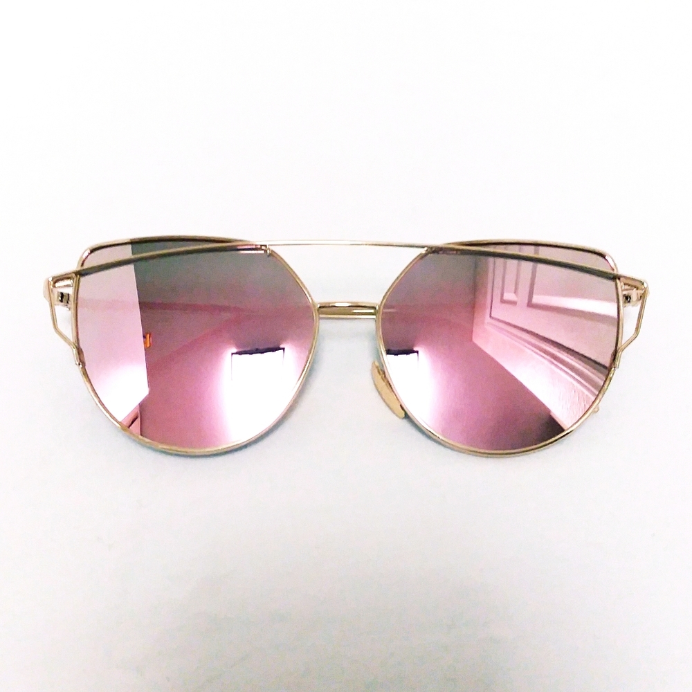 Rose Gold Luxury Cat Eye Sunglasses - Picture 3 of 3